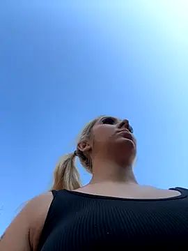 hotamanda01 online show from 11.23.25