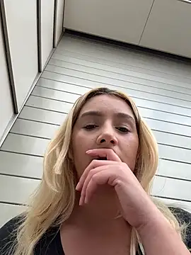 hotamanda01 online show from 03.01.26