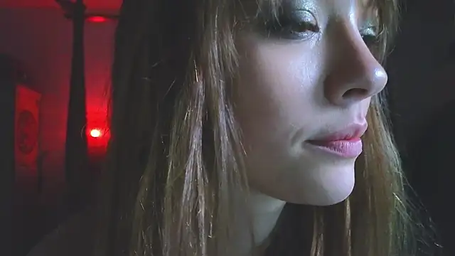 Snapshot of DemiDee chatting on 12.28.24 DemiDee online show from 12.28.24