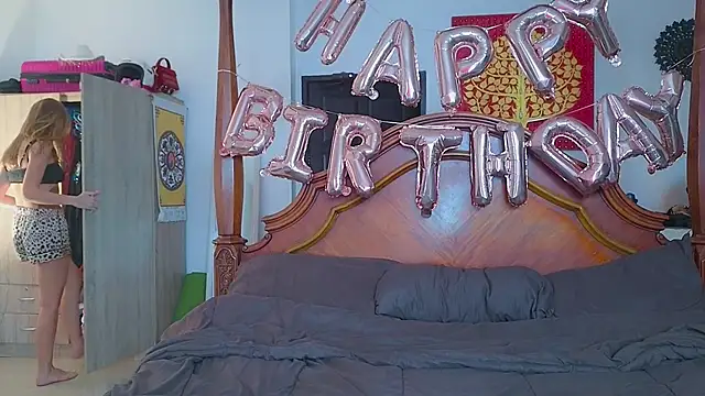 Snapshot of DemiDee chatting on 02.26.25 DemiDee online show from 02.26.25