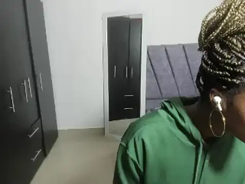 Snapshot of enyelsalas2 chatting on 10.02.25 enyelsalas2 online show from 10.02.25