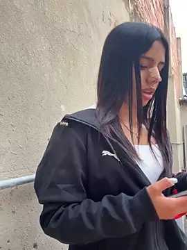 Laura-Khalifa online show from 02.14.25