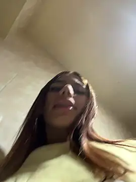 Laura-Khalifa online show from 02.22.25