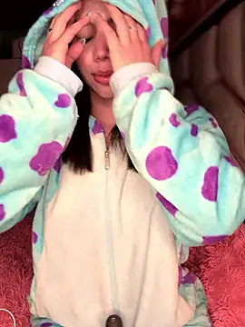 Laura-Khalifa online show from 01.17.26