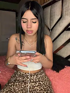 Laura-Khalifa online show from 02.05.26