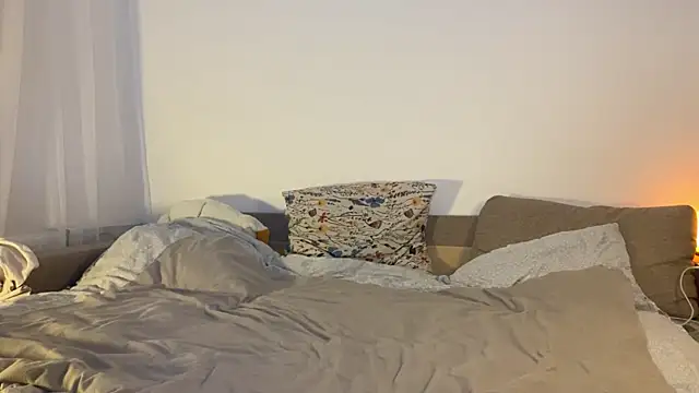 Sabrinaanddaniel online show from 02.21.25