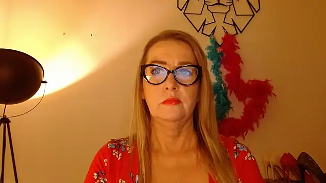 Snapshot of leaxSTAR chatting on 12.03.25 leaxSTAR online show from 12.03.25