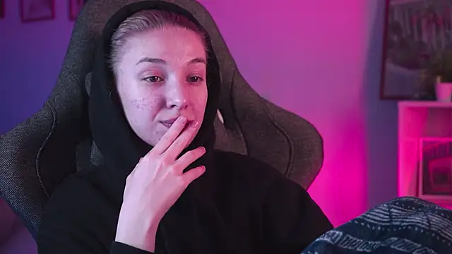 Snapshot of PhilippaAdamas chatting on 02.23.25 PhilippaAdamas online show from 02.23.25