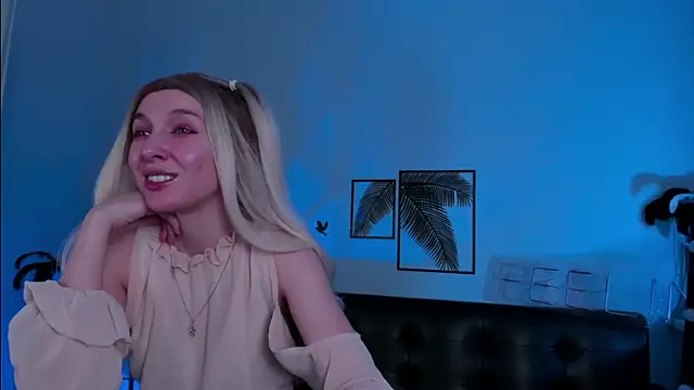 Snapshot of PhilippaAdamas chatting on 03.13.25 PhilippaAdamas online show from 03.13.25