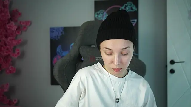 Snapshot of PhilippaAdamas chatting on 10.12.25 PhilippaAdamas online show from 10.12.25