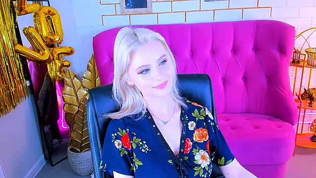 Snapshot of LeonaStane chatting on 03.14.25 LeonaStane online show from 03.14.25