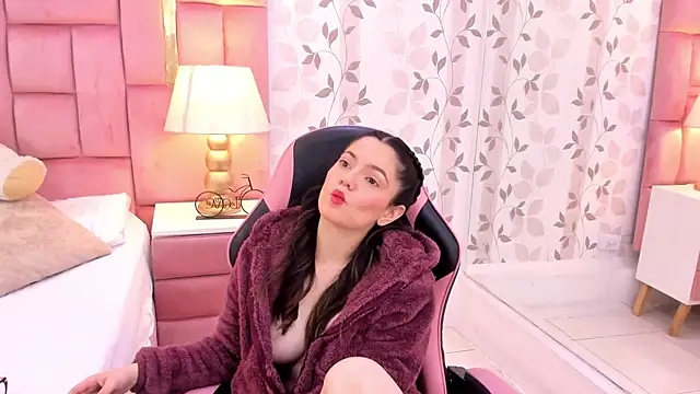 Snapshot of ArianaFranco chatting on 02.15.26 ArianaFranco online show from 02.15.26