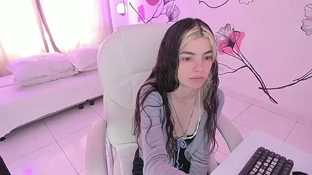 Isabela Fiorelli online show from 09.16.25