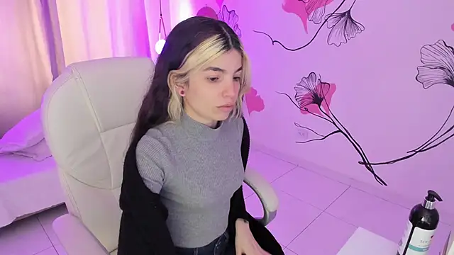 Isabela Fiorelli online show from 11.06.25