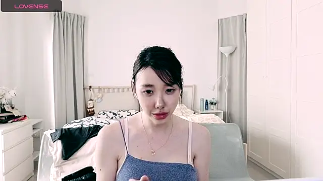 Snapshot of joycemilka chatting on 03.02.25 joycemilka online show from 03.02.25