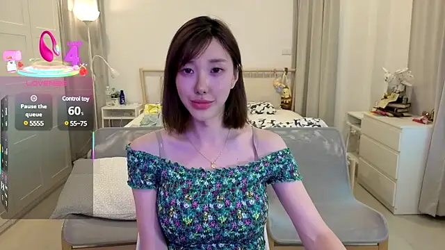 Snapshot of joycemilka chatting on 03.13.25 joycemilka online show from 03.13.25