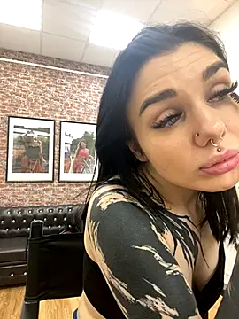 MaeveMoon online show from 09.14.25