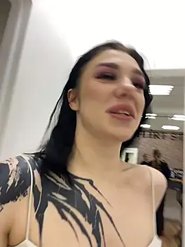 MaeveMoon online show from 11.29.25