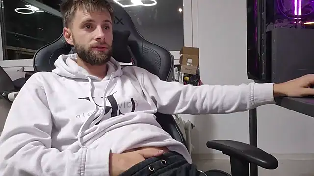 ademandjulia online show from 10.02.25