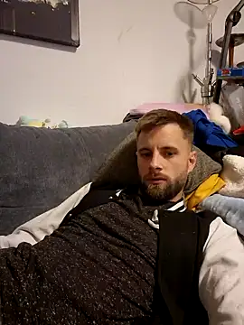 ademandjulia online show from 10.12.25