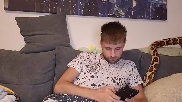 ademandjulia online show from 11.06.25