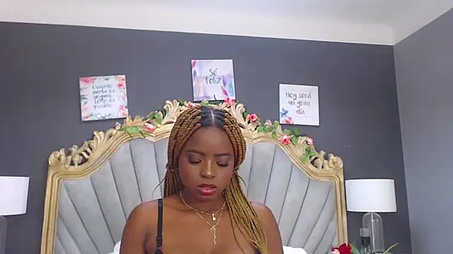 Snapshot of LindaBird chatting on 02.23.25 LindaBird online show from 02.23.25