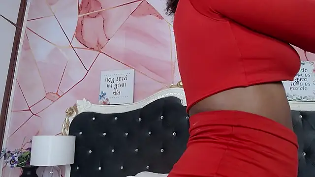 Snapshot of LindaBird chatting on 11.24.25 LindaBird online show from 11.24.25