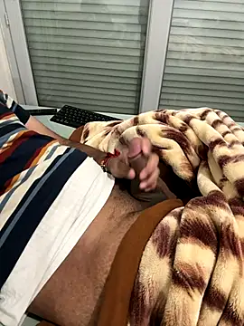 Snapshot of Sammy69hard69 chatting on 09.29.25 Sammy69hard69 online show from 09.29.25