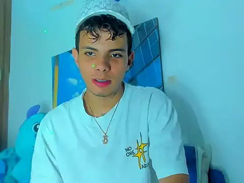 Snapshot of Alessandro_1610 chatting on 03.01.25 Alessandro 1610 online show from 03.01.25