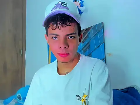 Snapshot of Alessandro_1610 chatting on 03.05.25 Alessandro 1610 online show from 03.05.25