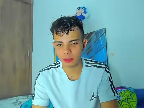 Snapshot of Alessandro_1610 chatting on 03.14.25 Alessandro 1610 online show from 03.14.25