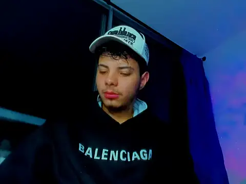 Snapshot of Alessandro_1610 chatting on 10.03.25 Alessandro 1610 online show from 10.03.25