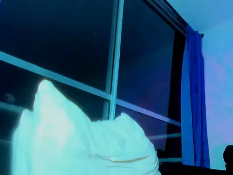 Snapshot of Alessandro_1610 chatting on 10.04.25 Alessandro 1610 online show from 10.04.25