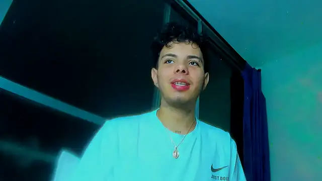 Snapshot of Alessandro_1610 chatting on 10.16.25 Alessandro 1610 online show from 10.16.25