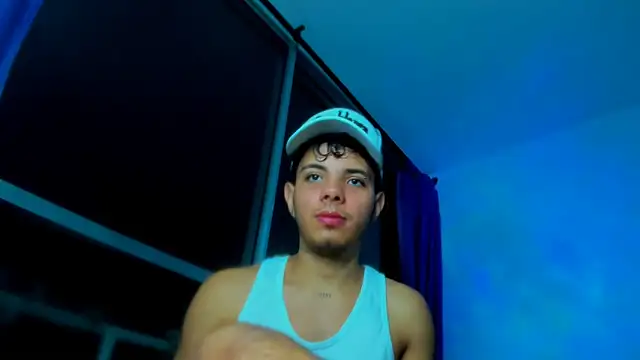 Snapshot of Alessandro_1610 chatting on 10.18.25 Alessandro 1610 online show from 10.18.25