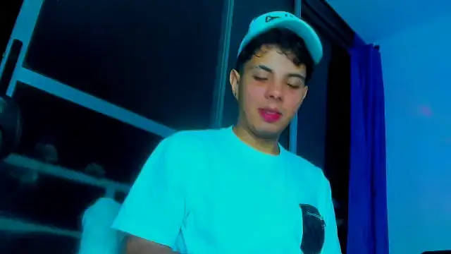 Snapshot of Alessandro_1610 chatting on 11.07.25 Alessandro 1610 online show from 11.07.25