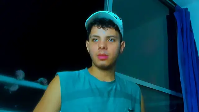 Snapshot of Alessandro_1610 chatting on 11.16.25 Alessandro 1610 online show from 11.16.25