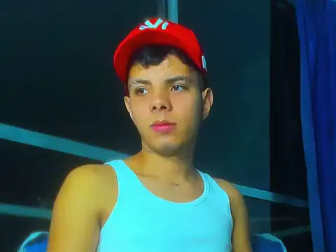 Snapshot of Alessandro_1610 chatting on 11.22.25 Alessandro 1610 online show from 11.22.25