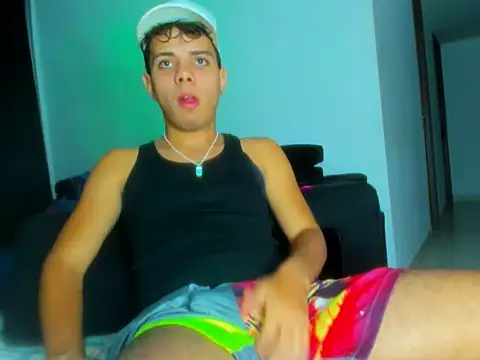 Snapshot of Alessandro_1610 chatting on 02.15.26 Alessandro 1610 online show from 02.15.26