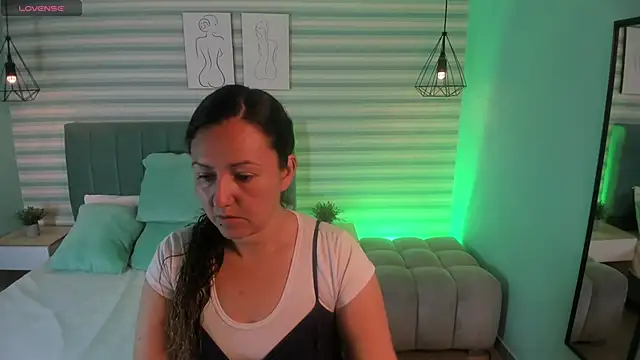 Snapshot of abby_apple chatting on 10.10.25 abby apple online show from 10.10.25