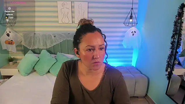 Snapshot of abby_apple chatting on 10.20.25 abby apple online show from 10.20.25