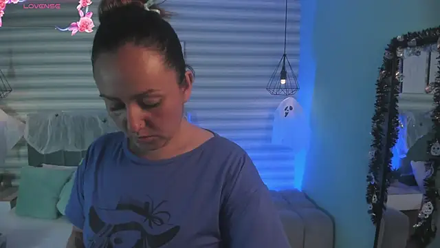 Snapshot of abby_apple chatting on 10.21.25 abby apple online show from 10.21.25