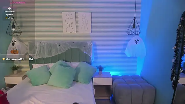 Snapshot of abby_apple chatting on 10.23.25 abby apple online show from 10.23.25