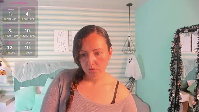 Snapshot of abby_apple chatting on 10.30.25 abby apple online show from 10.30.25