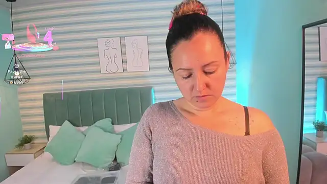 Snapshot of abby_apple chatting on 11.08.25 abby apple online show from 11.08.25