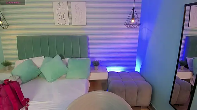 Snapshot of abby_apple chatting on 11.19.25 abby apple online show from 11.19.25