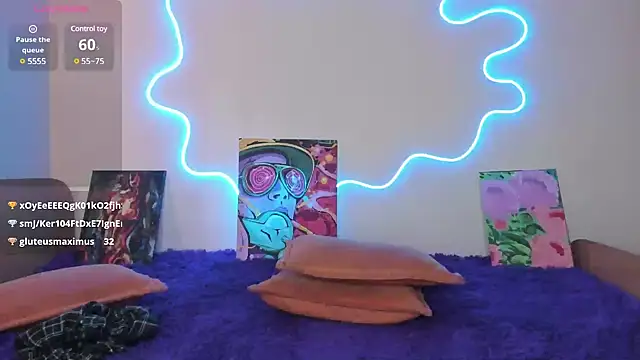 Snapshot of EvelinaLuu chatting on 03.04.25 EvelinaLuu online show from 03.04.25