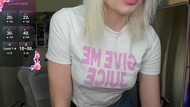 Snapshot of EvelinaLuu chatting on 02.26.26 EvelinaLuu online show from 02.26.26