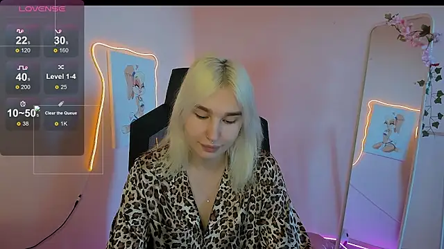 EvelinaLuu online show from 04.28.26
