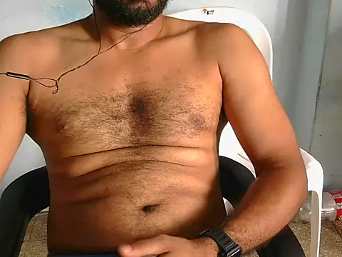 Snapshot of YOX22 chatting on 07.28.26 YOX22 online show from 07.28.26